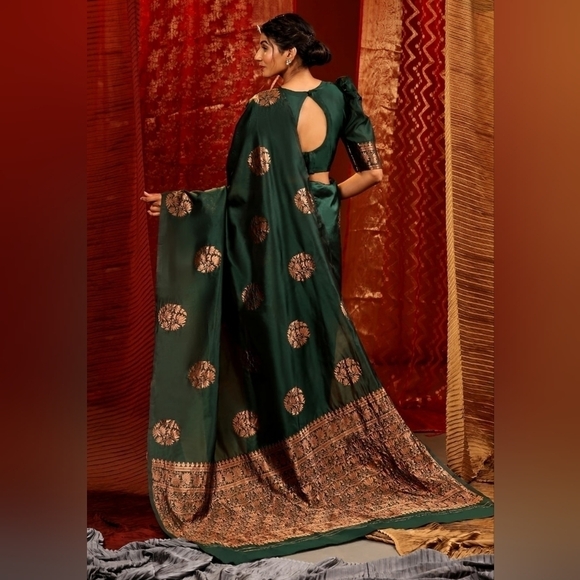 Kanjivaram Softy Silk Saree Green - Picture 1 of 7